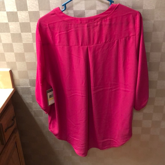 Chaus New York Slinky Pullover Blouse-Medium NWT - Picture 2 of 4